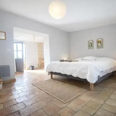 Studio Est - 30 m2 Domaine viticole Château Barbebelle - Jardin & Boulodrome partagés