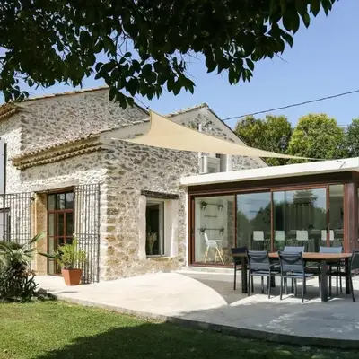 Superbe Mas contemporain au pied du Luberon