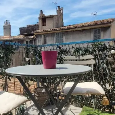 Appartement duplex sur les toits d'Aix avec terrasse ensoleillée