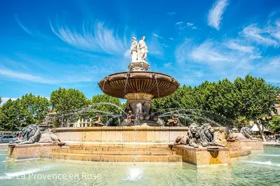 a fountain with a statue on top of it at Spacieux appartement T4 / 70 m2 8 personnes in Aix-en-Provence