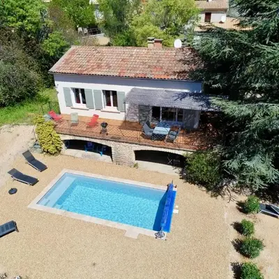 Maison avec piscine chauffée