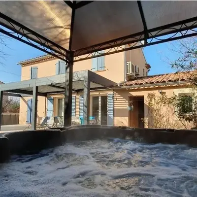 Maison en Provence avec jacuzzi