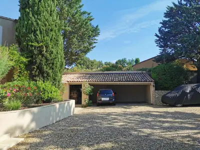 a car parked in the garage of a house at Juste en Provence in Saint-Saturnin-les-Apt