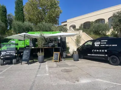 a van parked in a parking lot next to a building at Maison haut de gamme dans le golf de pont royal in Mallemort
