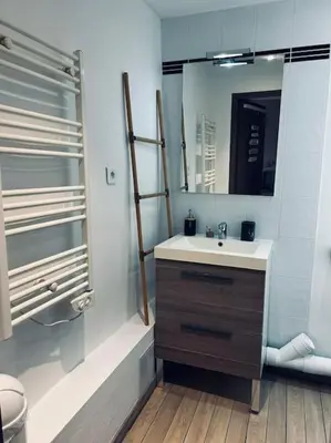 a bathroom with a sink and a mirror at Studio Oasis de paix centre Aix en Provence in Aix-en-Provence