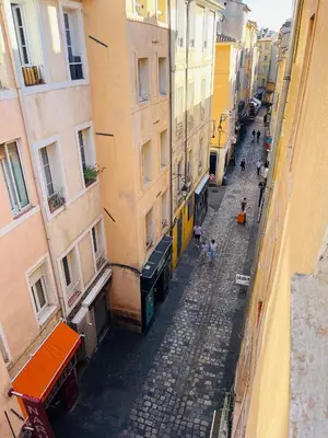 an overhead view of a city street with buildings at Chez Florence - Appartement T2 d au cœur du centre ville historique - Proche Cardeurs et Mairie in Aix-en-Provence