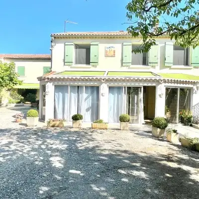 Rendez-vous en Provence -10 personnes- duo de gîtes- piscine privée - clim