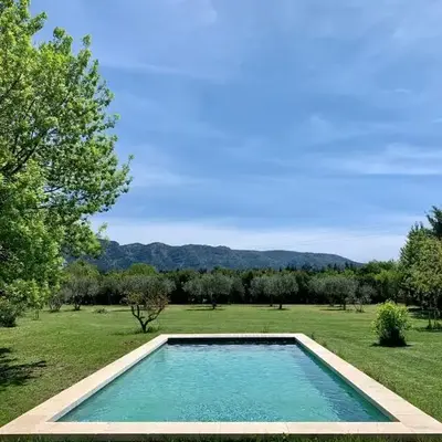 House with swimming pool and breathtaking views of the Luberon
