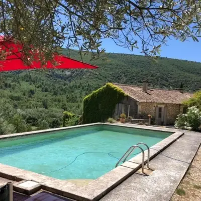 Holiday Home in Lacoste with Pool