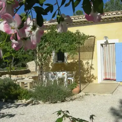 Location avec piscine Roussillon LS2-91