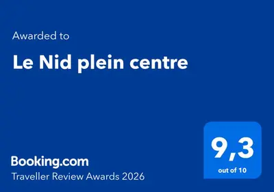 a screenshot of a cell phone with the text wanted to le nid prison centre at Le Nid plein centre in Salon-de-Provence