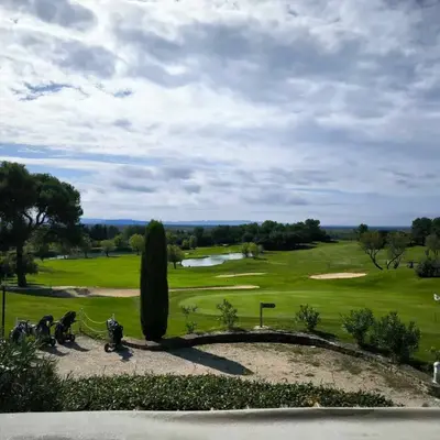 Appartement T2 magnifique vue sur golf avec climatisation avec piscine