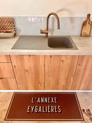 a kitchen sink with a sign that reads i amaze exfoliates at Mazet LEAJO 2 in Eygalières