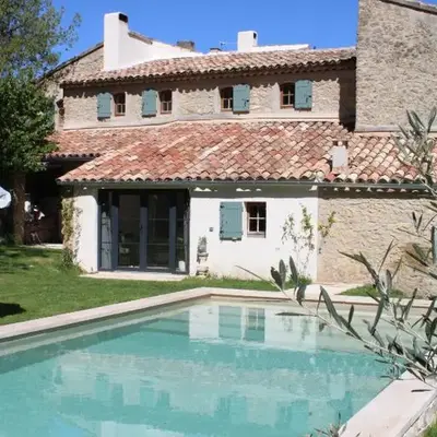 Quiet Provencal bastide with pool close Lourmarin