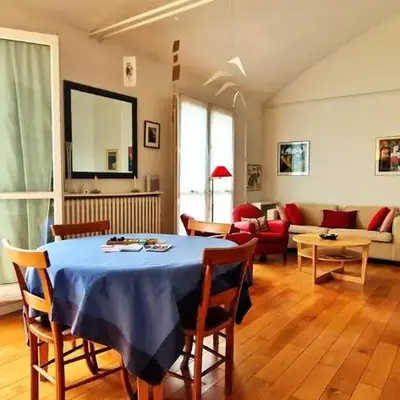 Spacious apartment 4 people parking