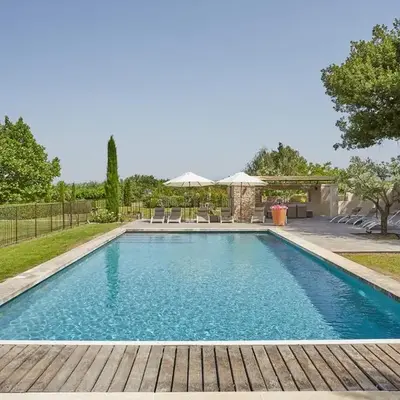 Villa rental in the Luberon - La Badassière
