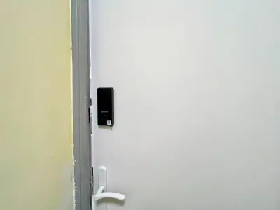 an open door with a handle in a room at Lou Miradou 2 - Vieux village médiéval, Cosy, Clim, 2 personnes in Miramas