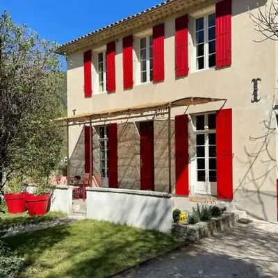 House By The Sorgue River With Private Access