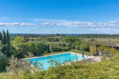 an overhead view of a swimming pool in a garden at Villa Aix-en-Provence Pool and absolute calm in Aix-en-Provence