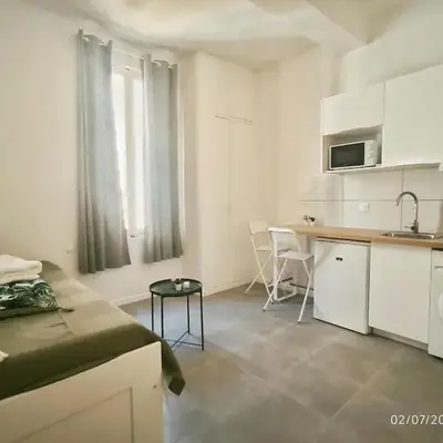 New - studio avec clim au centre d'Aix 2eme étage