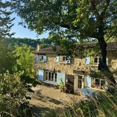 Charmant mas perché en Provence