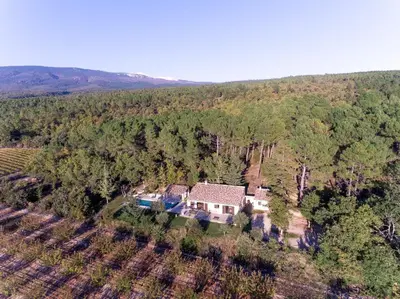 an aerial view of a house in a vineyard at cheznico jas d la plane in Bédoin