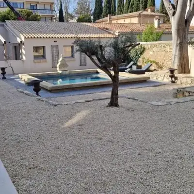 superbe escapade au cœur de la ville clim parking et piscine