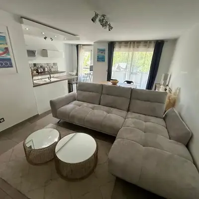 Modern City Center apartment with parking!