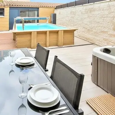 Nice Home In Jonquerettes