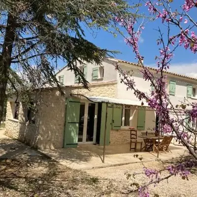 gite de charme au pied du luberon avec piscine privée à Apt en Provence