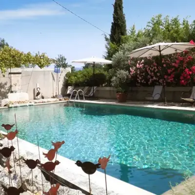 Appartement accueillant avec piscine à Oppède 70 m²