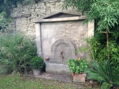 a stoneificialificialificialificialificialificialificialificialificialificialificialificialificialificial at Le Clos Violette et Le 11 D'Aglaé - Appart' Hôtel de Charme Design de Luxe in LʼIsle-sur-la-Sorgue