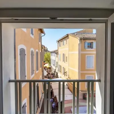Appartement à L'Isle-sur-la-Sorgue avec vue sur la ville