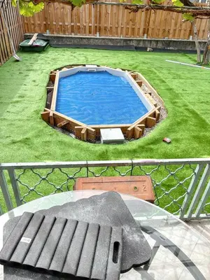 two pictures of a swimming pool in a yard at Maison charmante à Monteux avec jardin et équipements complets in Monteux