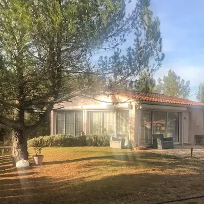 3 Bedroom Cozy Home In Meyrargues