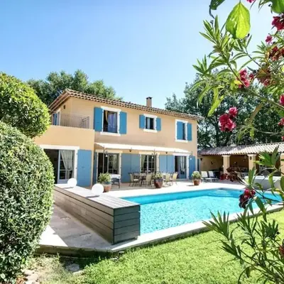 Évasion Provençale : Villa Élégante pour 10 Personnes