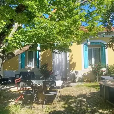 maison 4 à 6 personnes proche village