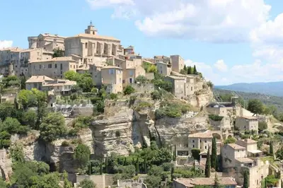 a village on top of a mountain at LA JOVINE 2 Sault in Sault-de-Vaucluse